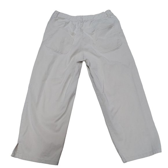 Tommy Bahama Womens Capri 12 Beige Stretch Relaxed Fit 5 Pocket Pants - Picture 2 of 9